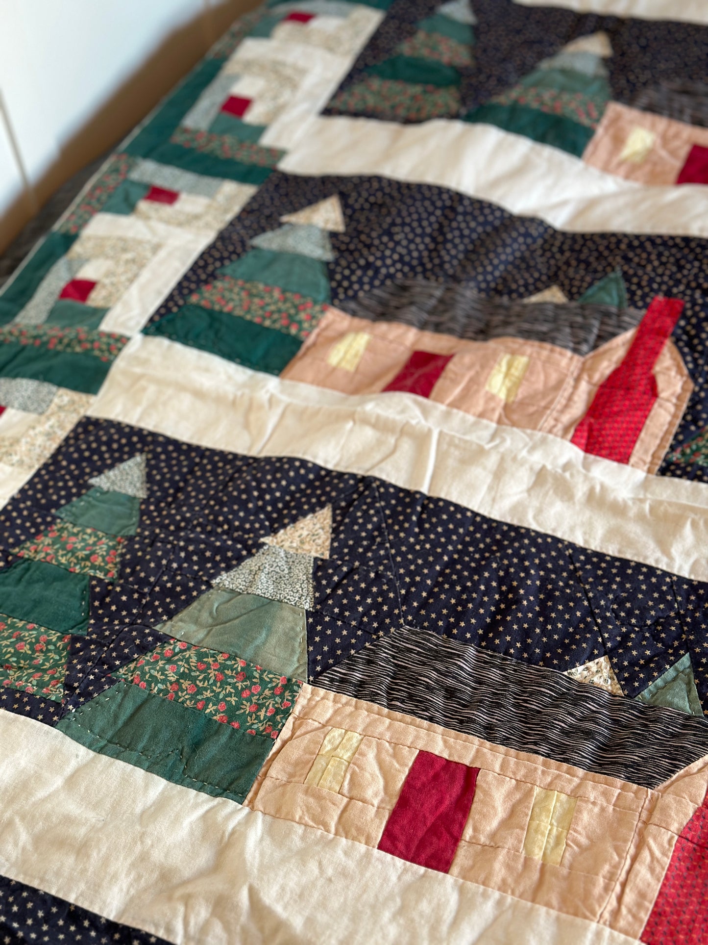 Kids Vintage Christmas Quilt, Log Cabin