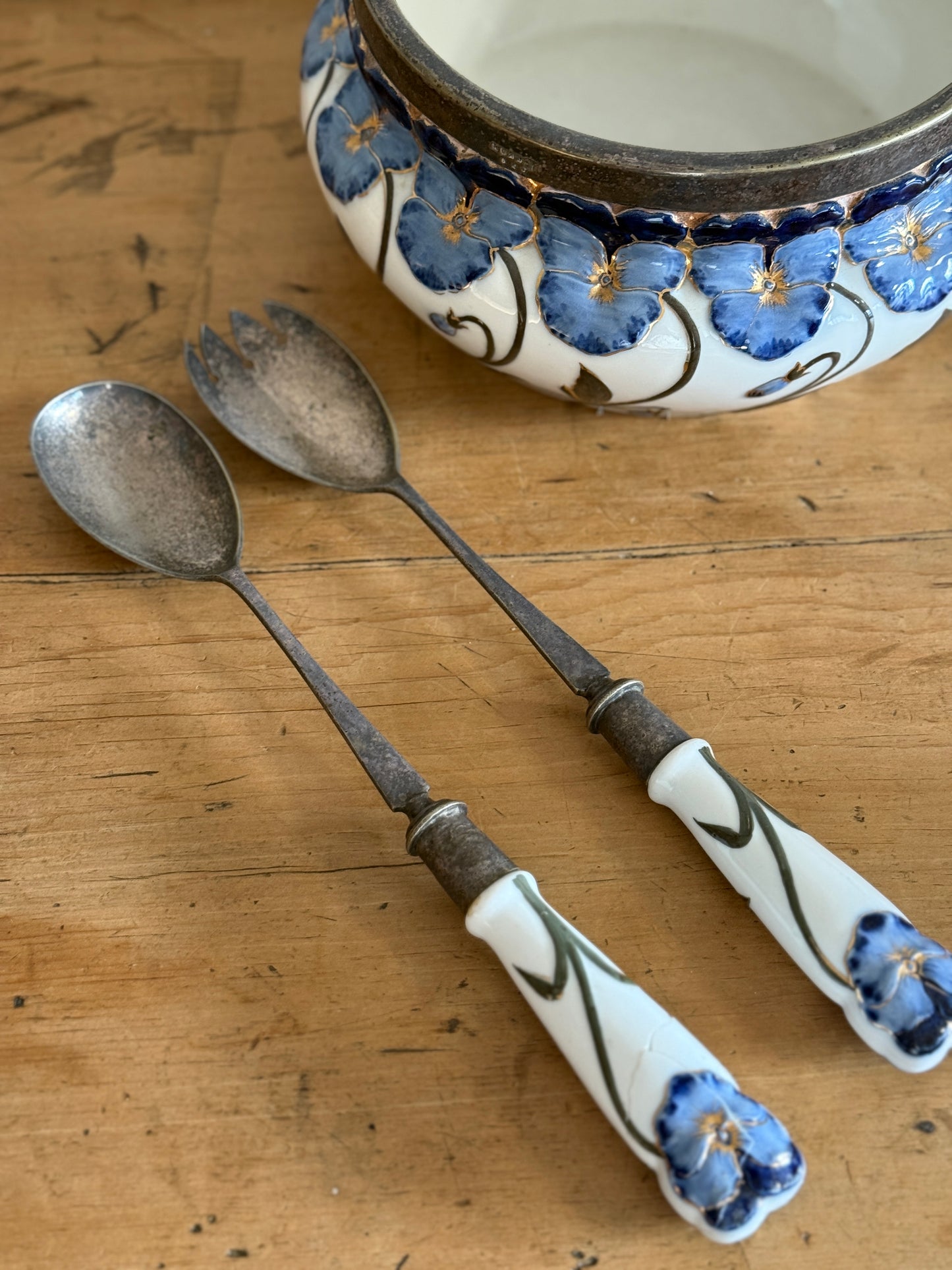 Antique Hüttensteinach Serving Bowl and Spoon Set