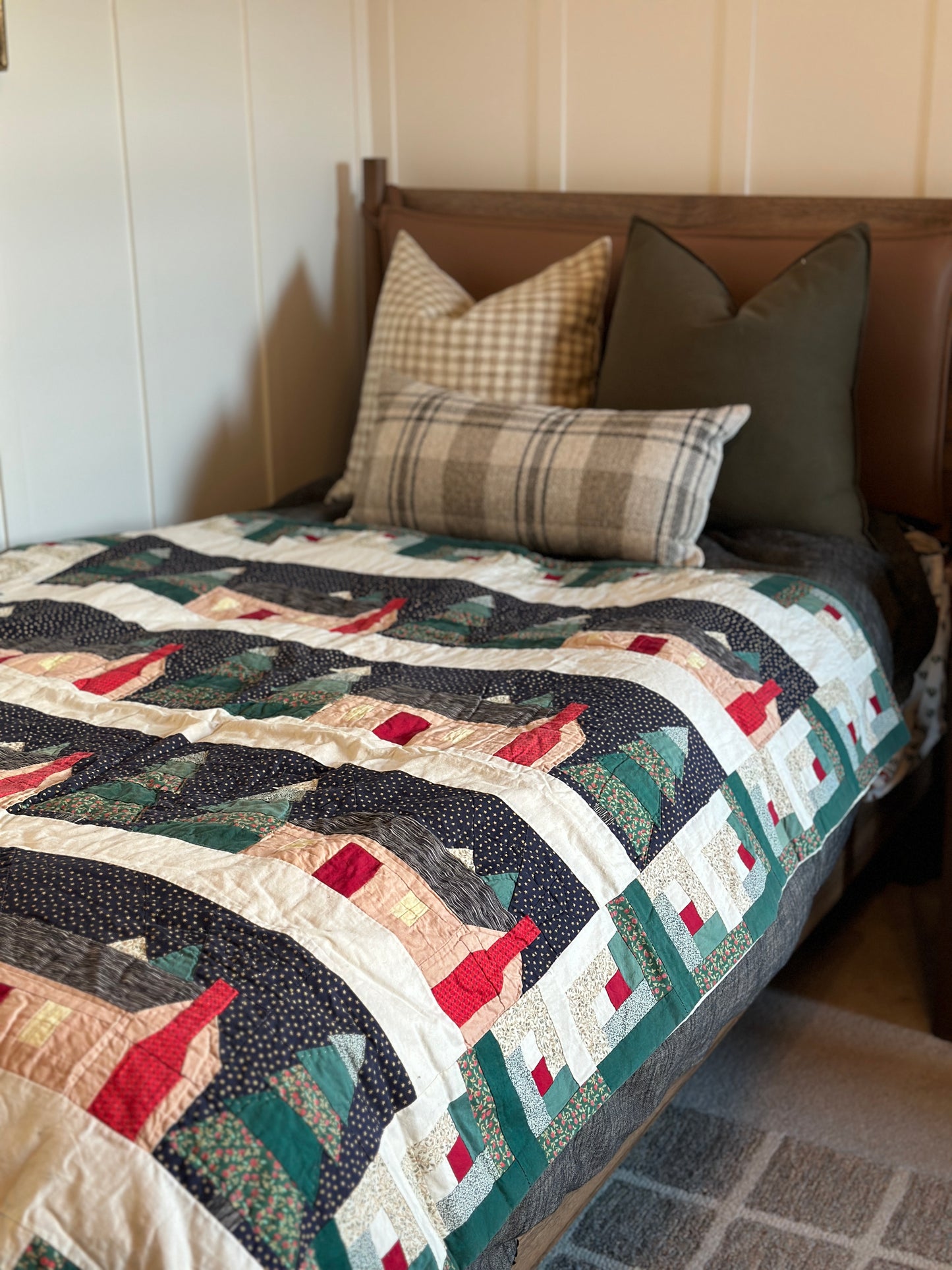 Kids Vintage Christmas Quilt, Log Cabin
