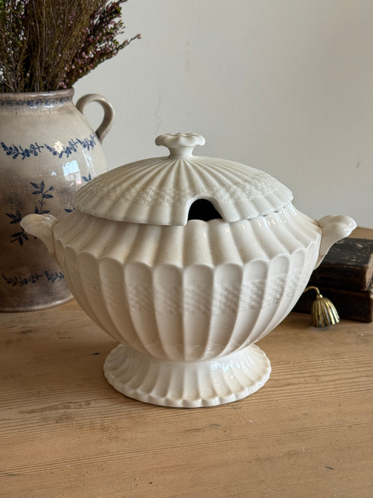 Vintage Spode Soupier, Chelsea Wicker