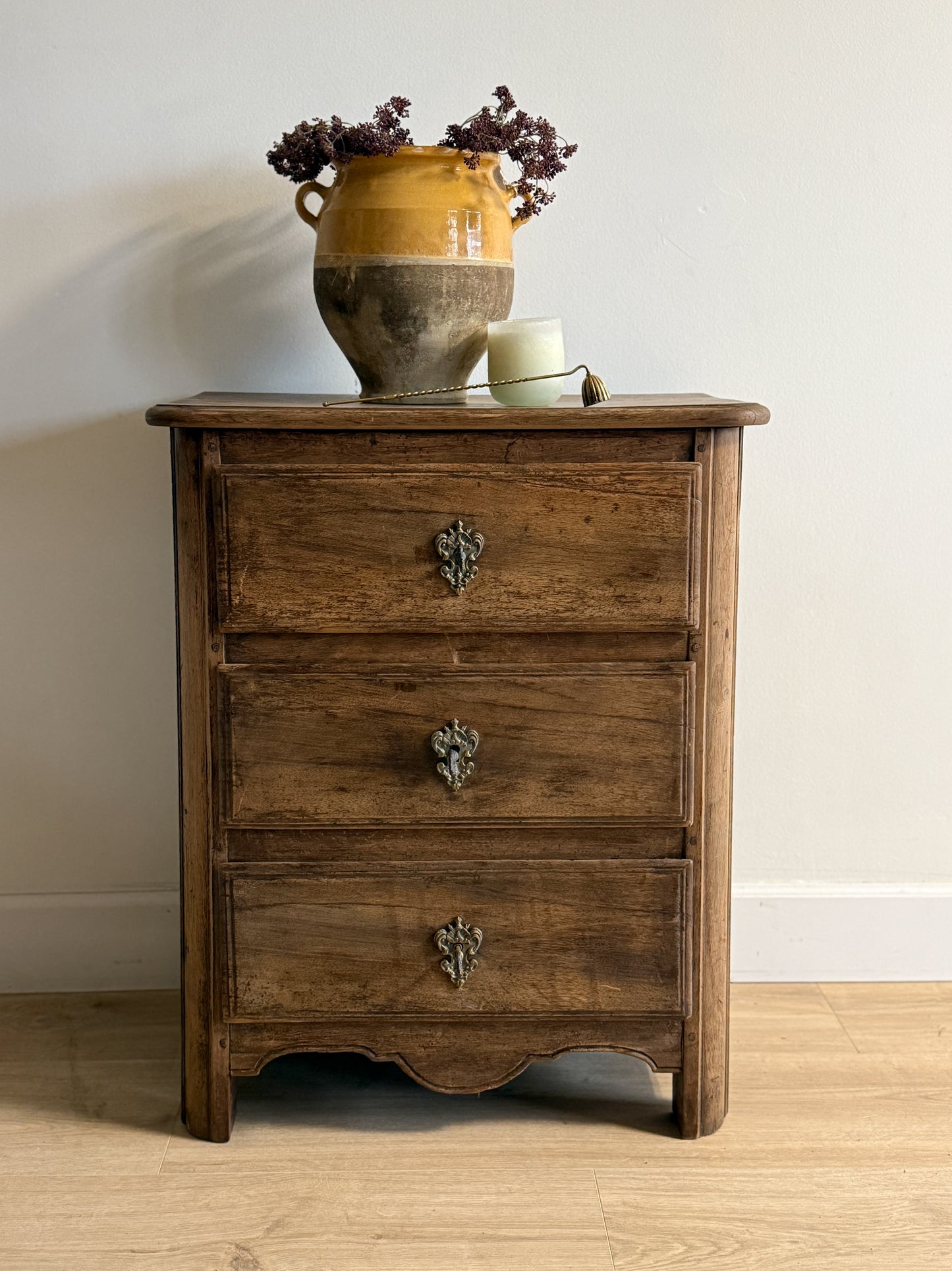 Antique Three Drawer Walnut Commode (c.1820)