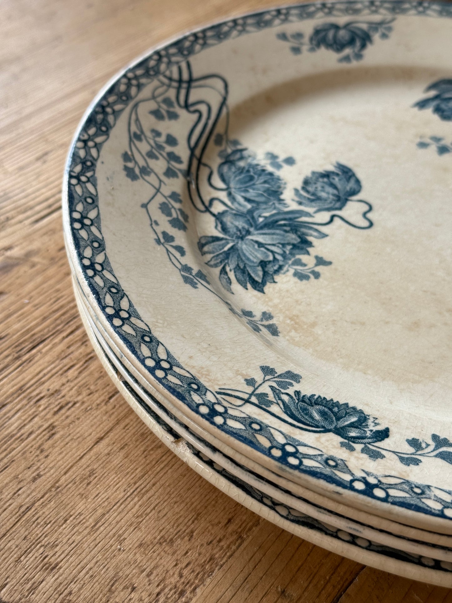 Set of 4 Antique French Royat
U&C Sarreguemines Plates