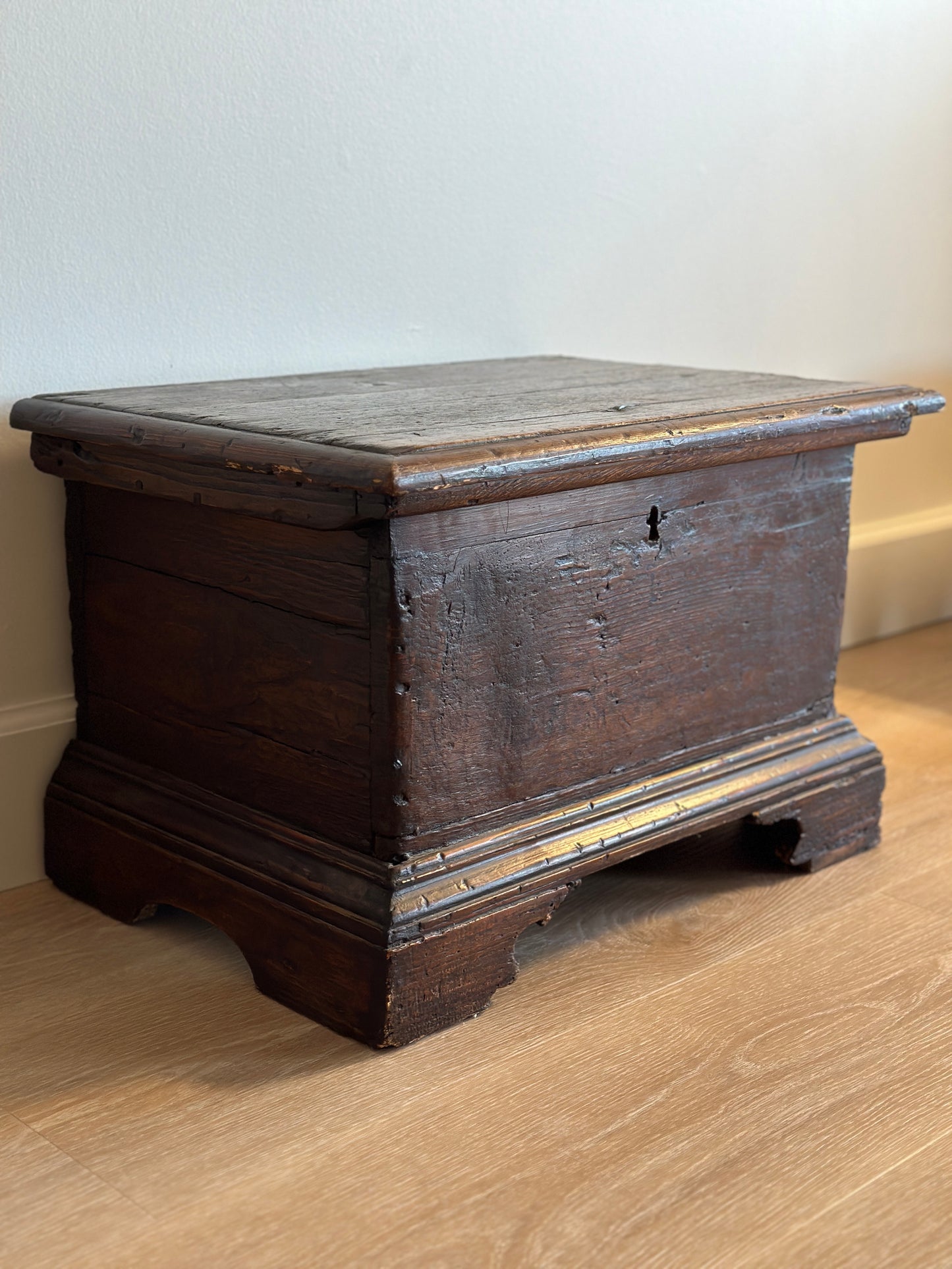 Rare Early 18th Century Italian Walnut Chest