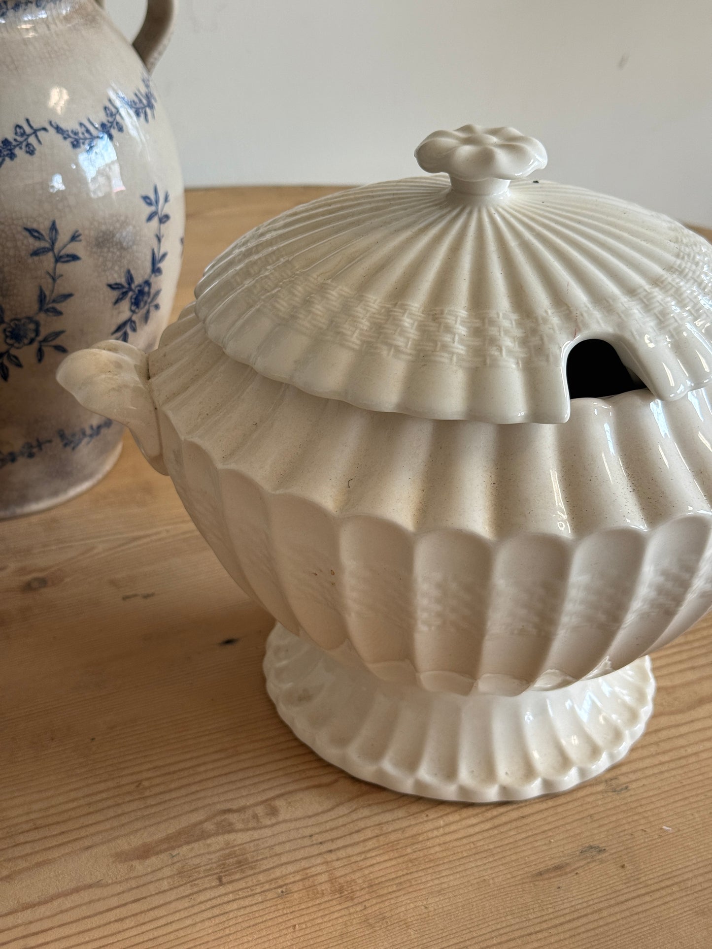 Vintage Spode Soupier, Chelsea Wicker