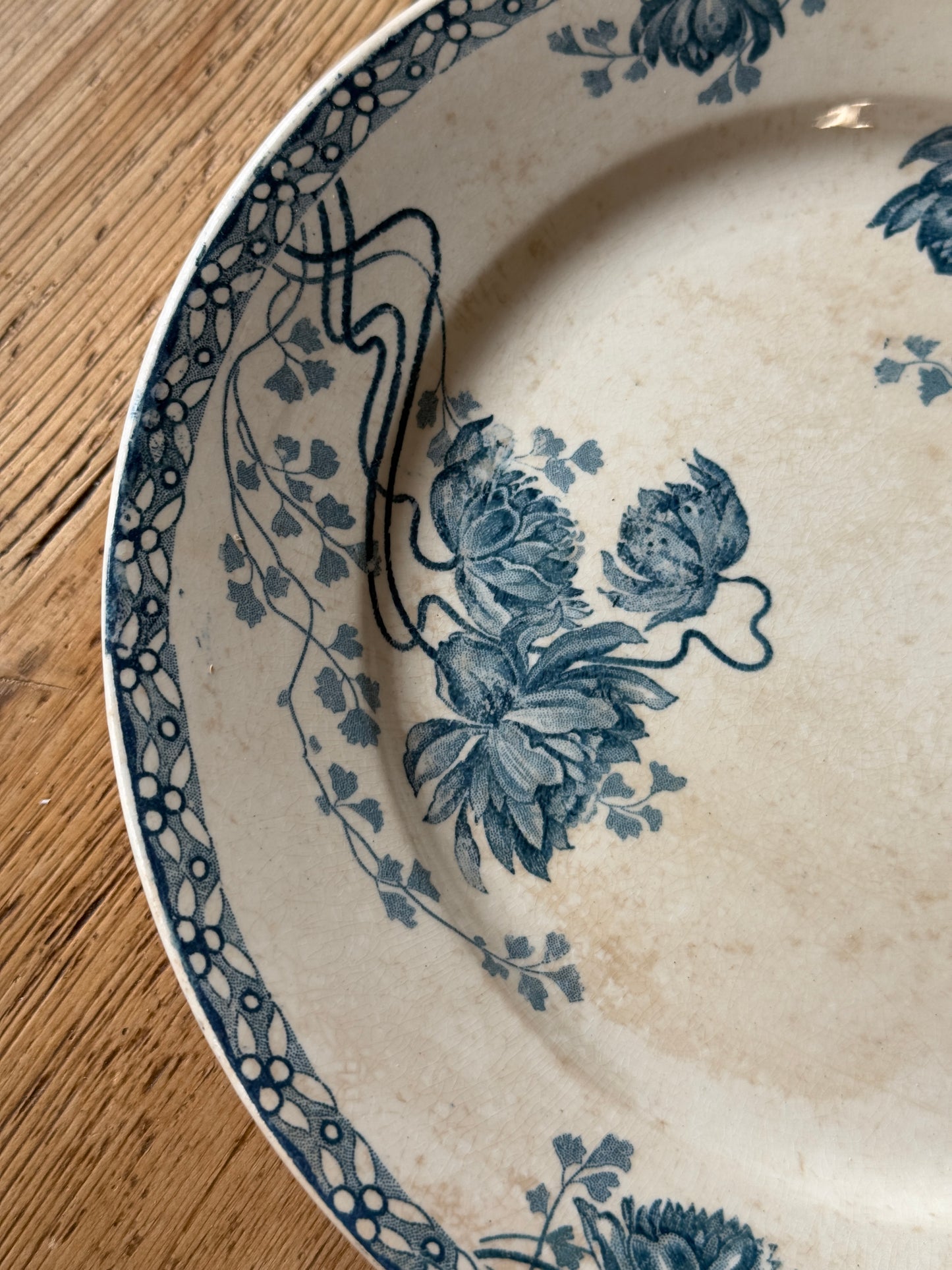 Set of 4 Antique French Royat
U&C Sarreguemines Plates