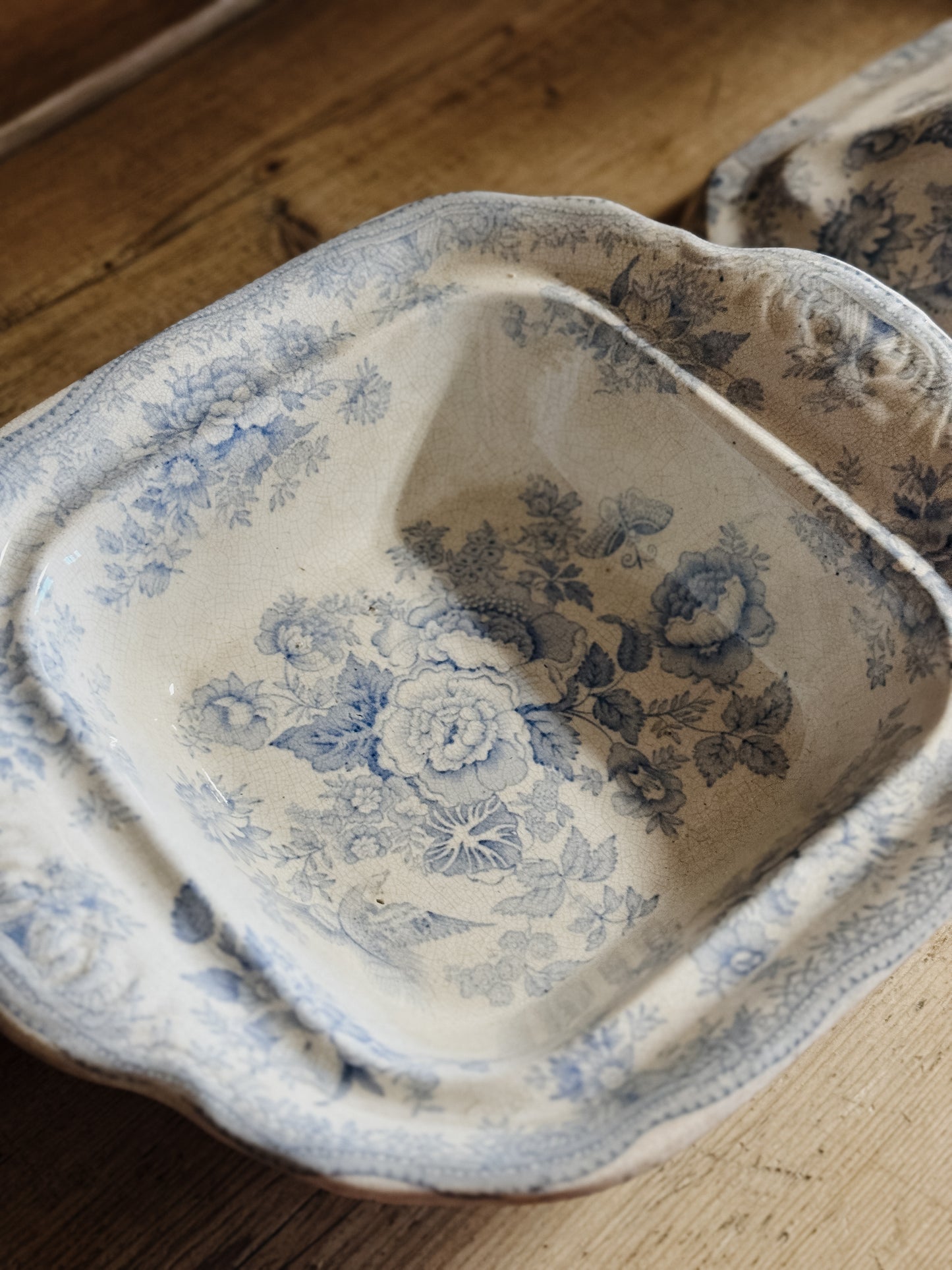 Antique English Asiatic Peasant Lidded Dish