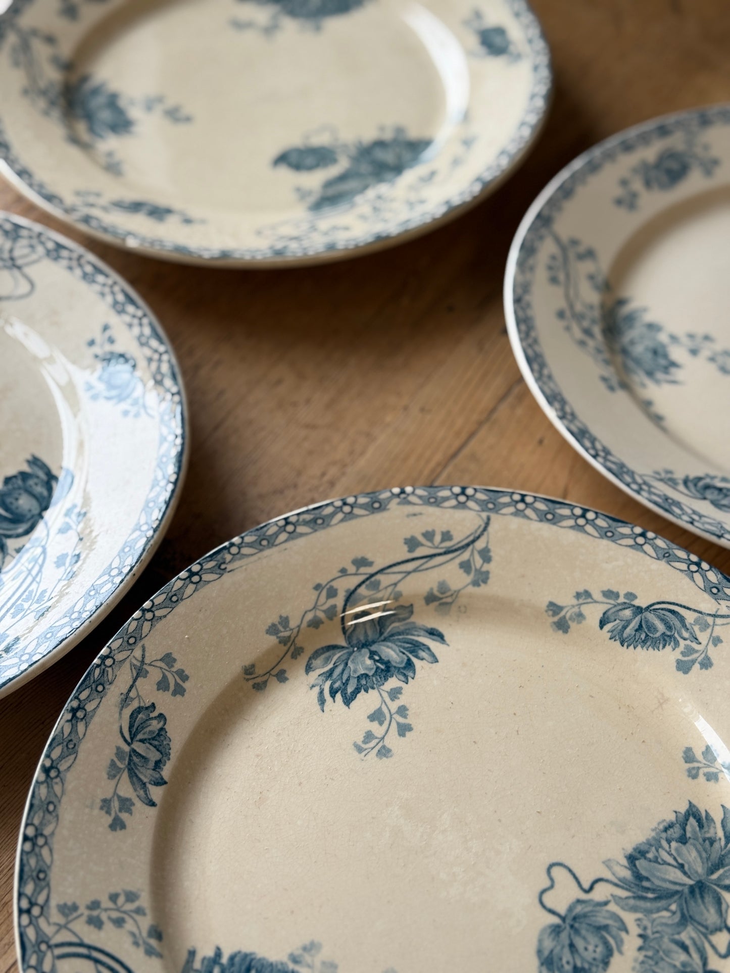Set of 4 Antique French Royat
U&C Sarreguemines Plates