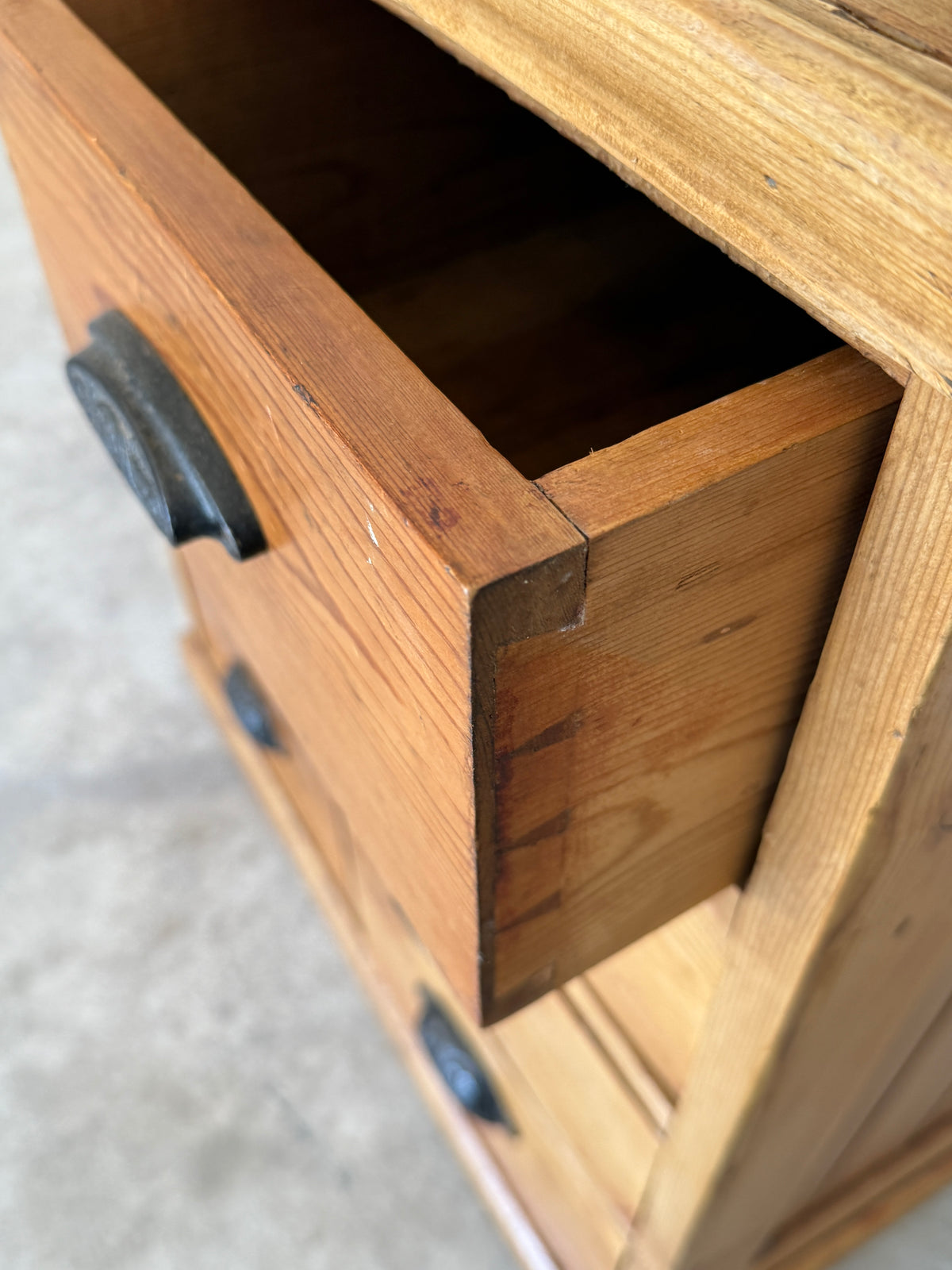 Antique English Pine Chest of 8 Drawers
