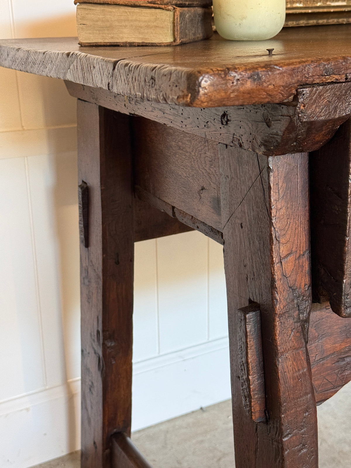 17th Century Spanish Accent Table
