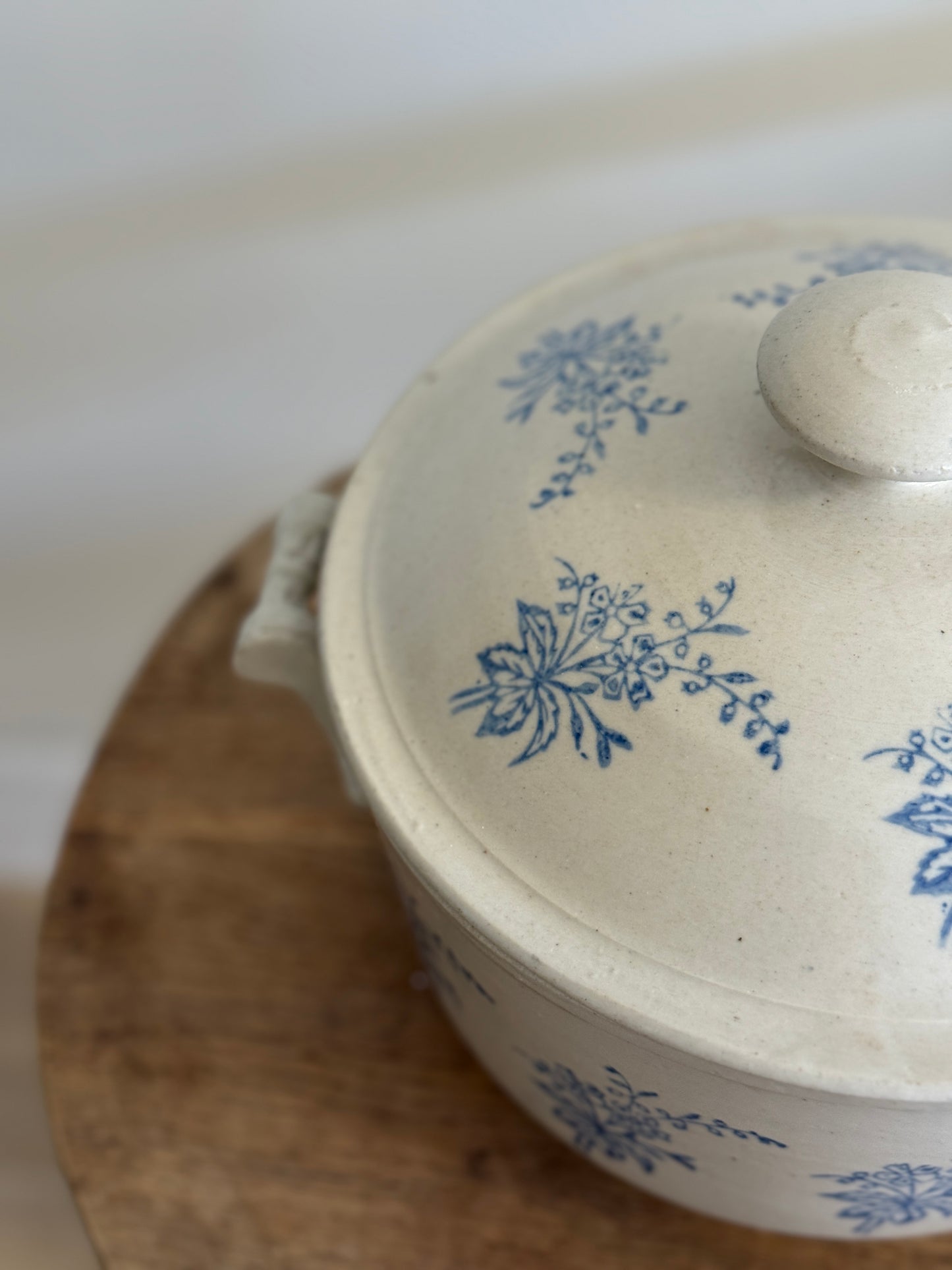 Large Antique French Lidded Saint Uze / Saint-Vallier Tureen