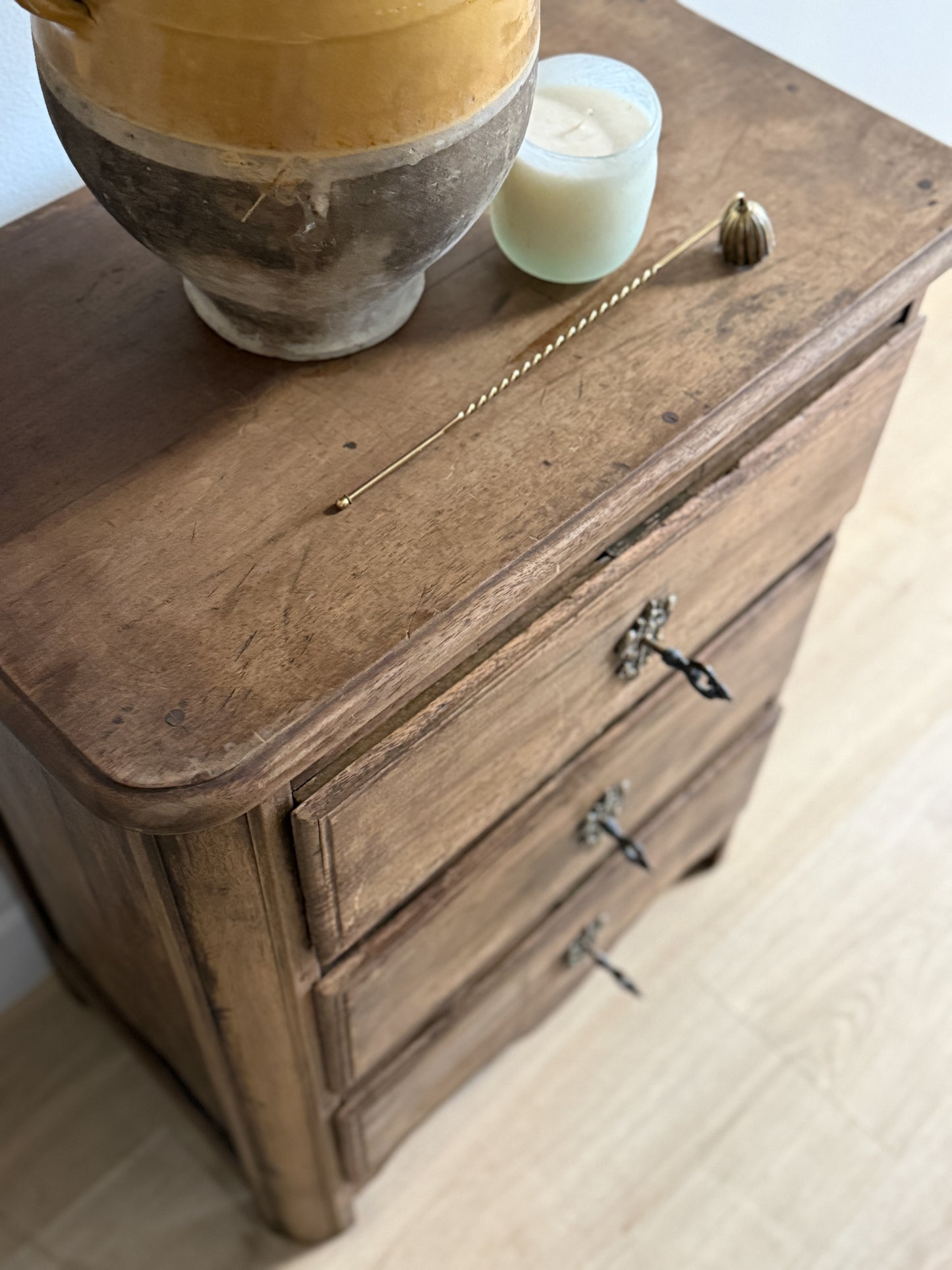 Antique Three Drawer Walnut Commode (c.1820)