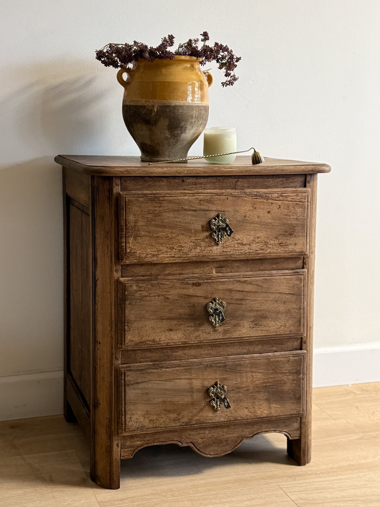 Antique Three Drawer Walnut Commode (c.1820)