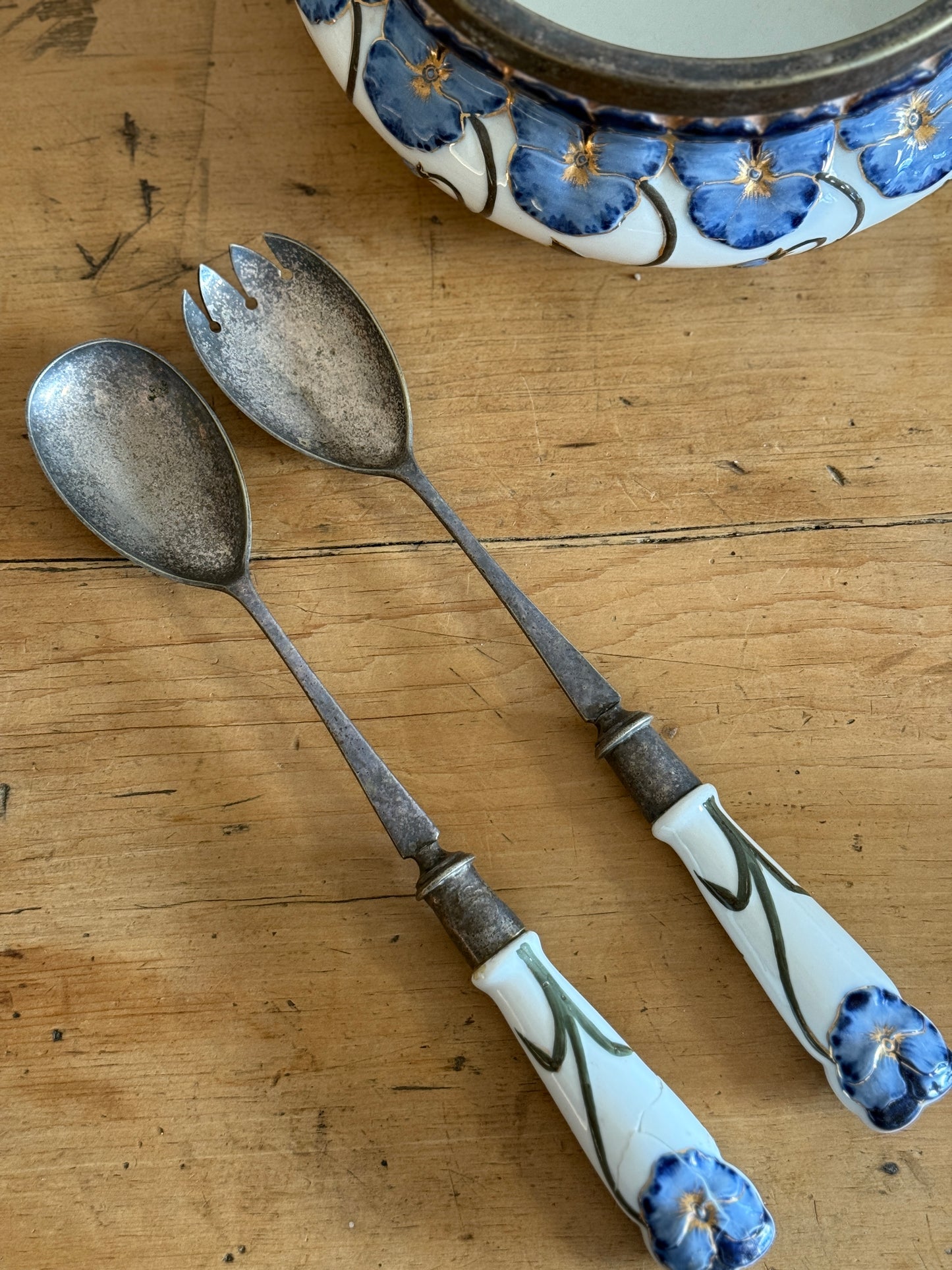Antique Hüttensteinach Serving Bowl and Spoon Set
